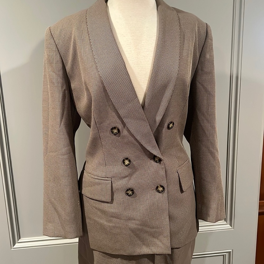 Le Suit skirt suit
